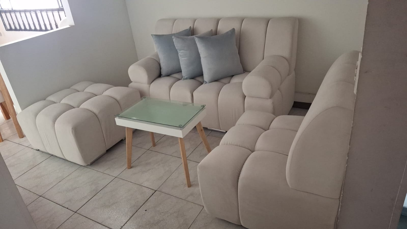 Sala en L Estocolmo + Mesa Dubai — Outlet