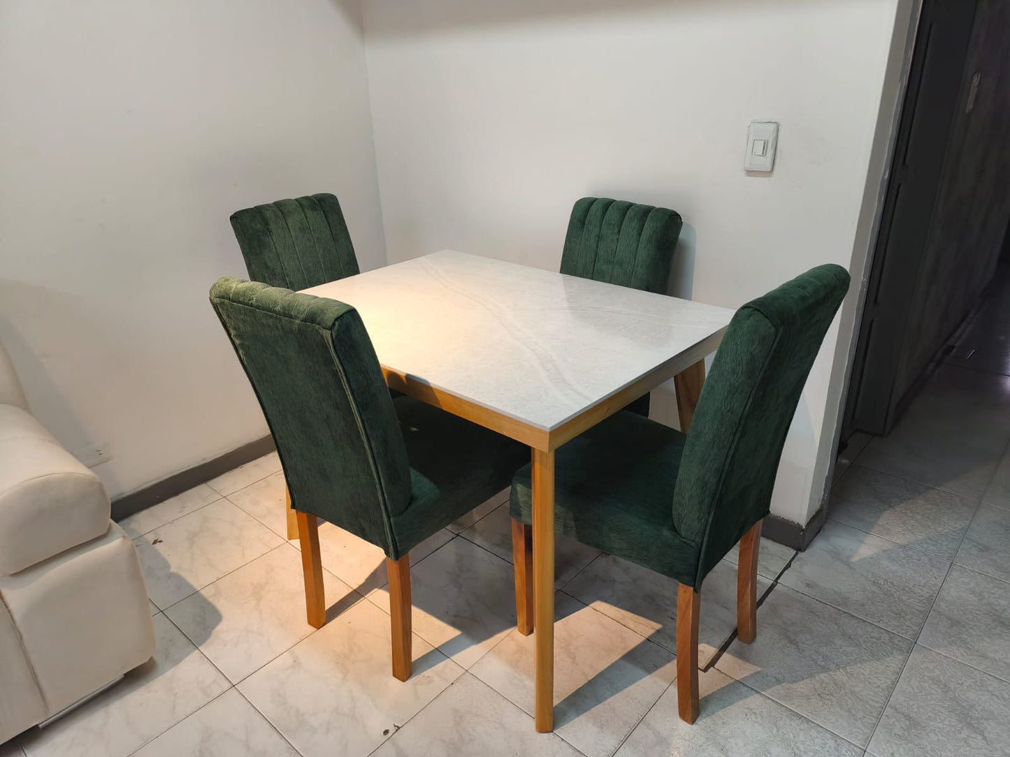 Comedor Base Kioto + Sillas Venecia — Outlet