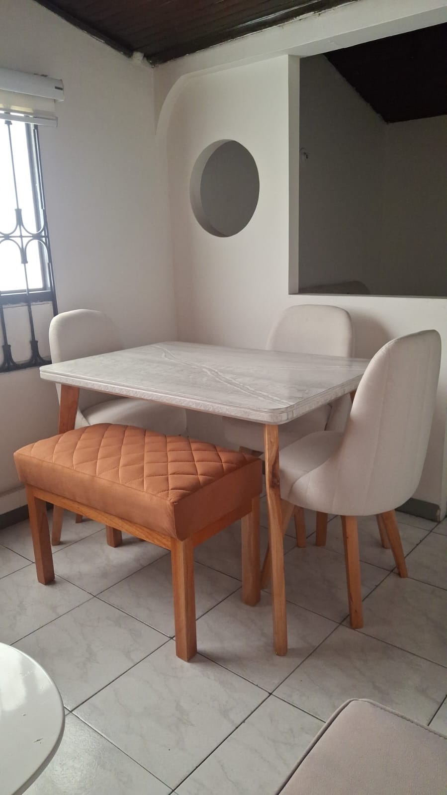 Comedor Base Porto + Sillas Oslo + Butaco Corea — Outlet